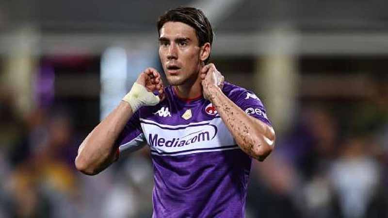 Dusan Vlahovic semasa masih berbaju Fiorentina.